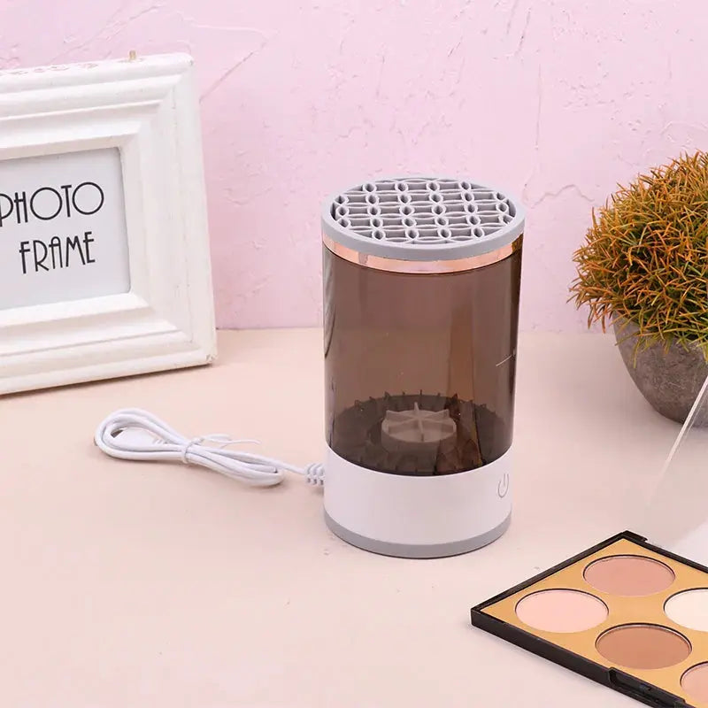 Automatic Makeup Brush Cleaner and Dryer - Fast, Efficient, and Effortless Cleaning!